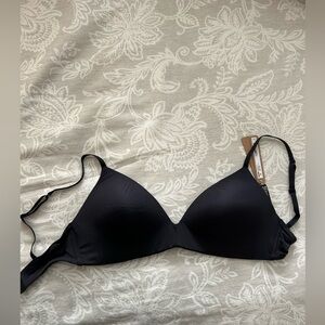 NWT SKIMS wireless form T-shirt Demi bra